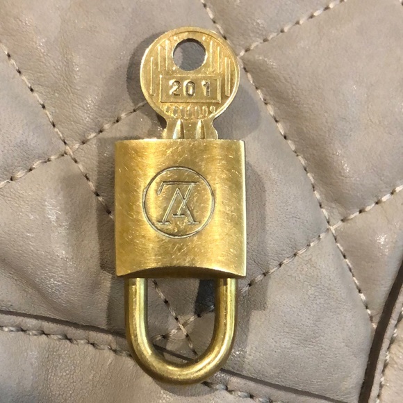 Vintage LOUIS VUITTON Lock & Key 200 Series LV Lock Key Authentic (Master List) - Picture 14 of 17